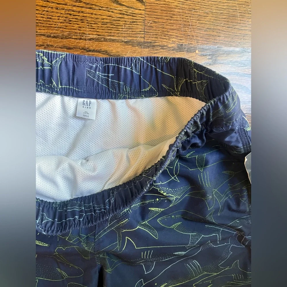 Gap boys sharks print Swim Trunks size XXL (14-16) blue NWT